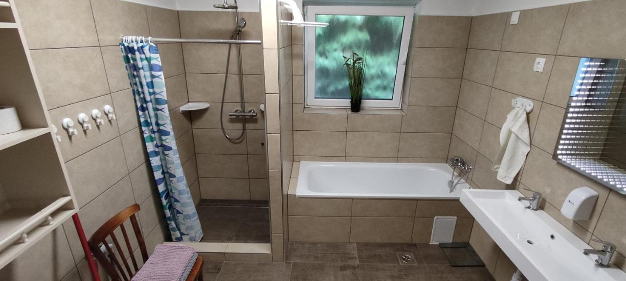 Appartamento Lila Fuge Apartman Balatonfüred Esterno foto
