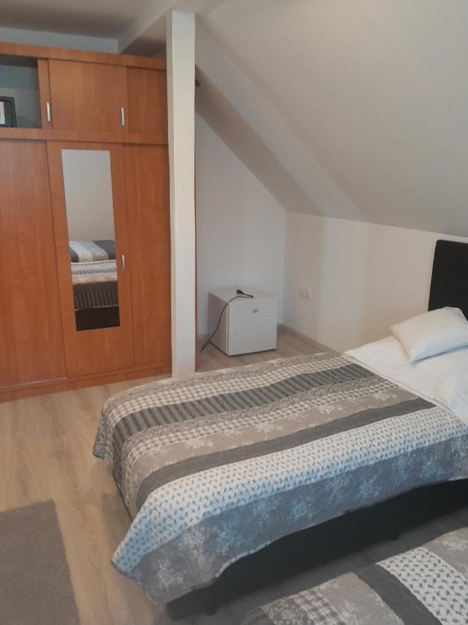 Appartamento Lila Fuge Apartman Balatonfüred Esterno foto